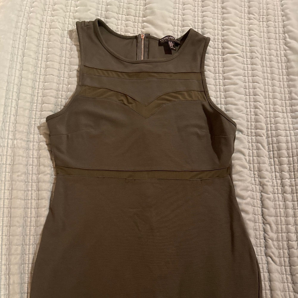 FOREVER21 PLUS: SZ 0X army green body con dress with mesh sweetheart detail